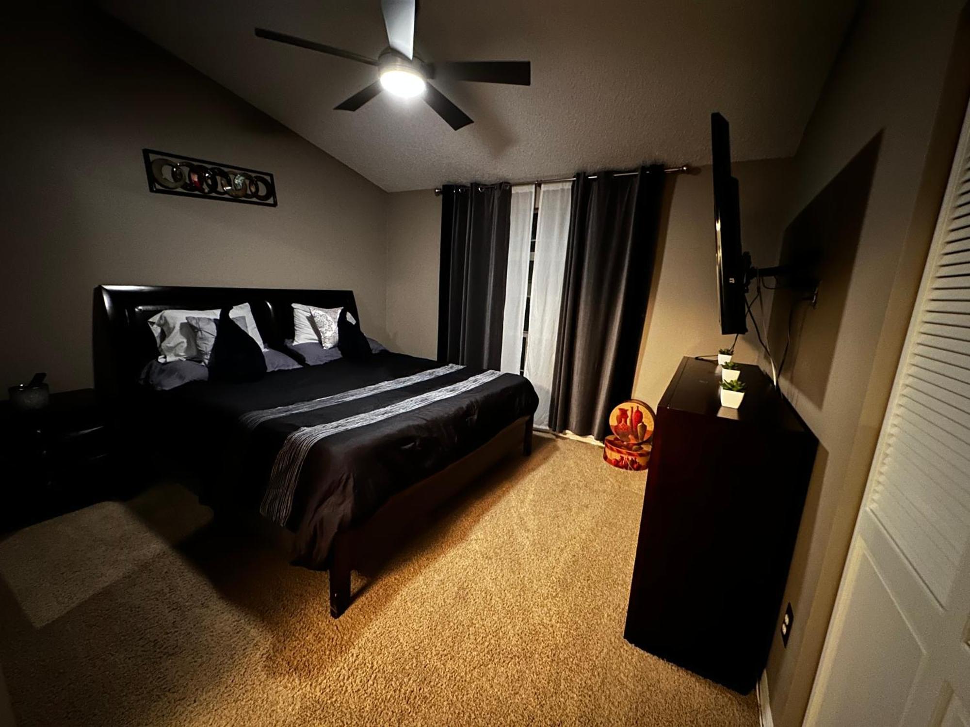 Cozy 3 Bedroom Close To Everything In Tampa! Сasa de vacaciones