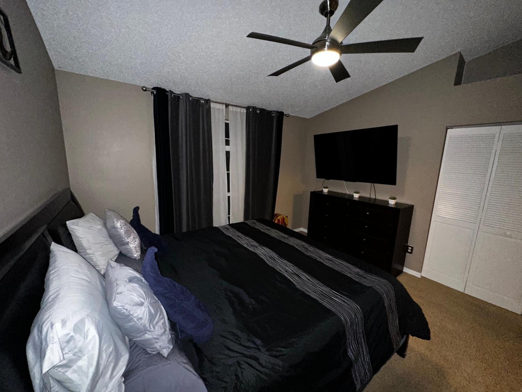 Cozy 3 Bedroom Close To Everything In Tampa! Сasa de vacaciones